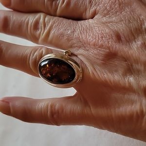 Beautiful amber ring sz 8.5